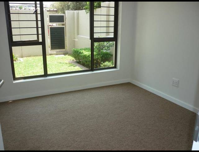 1 BEDROOM APARTMENT FOR SALE IN FOURWAYS